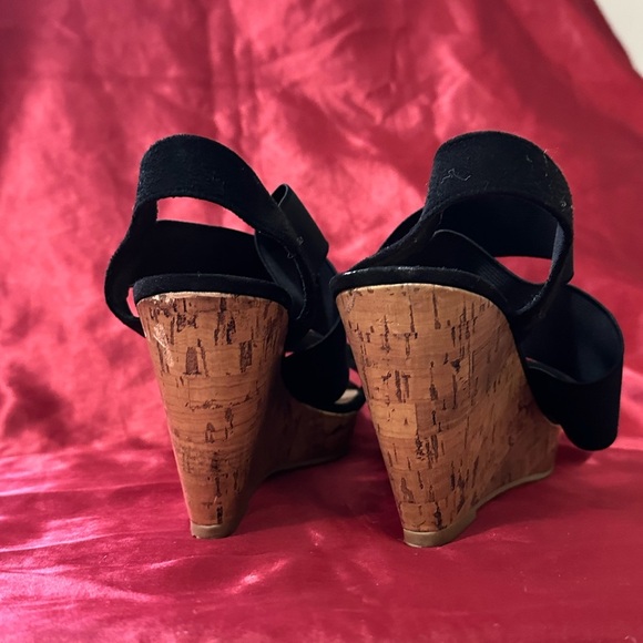 American Eagle Black Strappy Platform Wedge 4” Heels size 7.5 - Picture 6 of 6